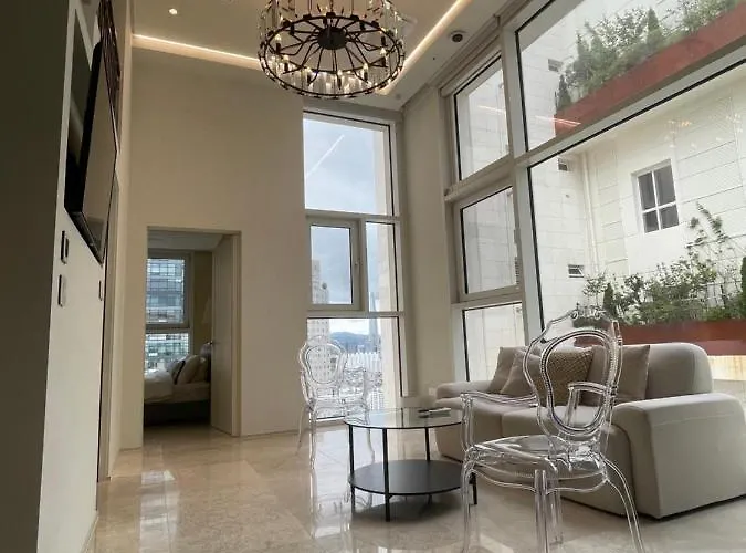 公寓式飯店 The Raum Penthouse *
